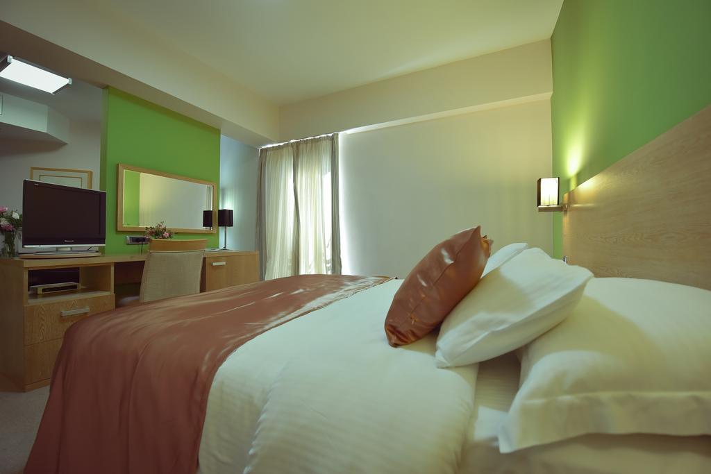 City Hotel Podgorica Zimmer foto