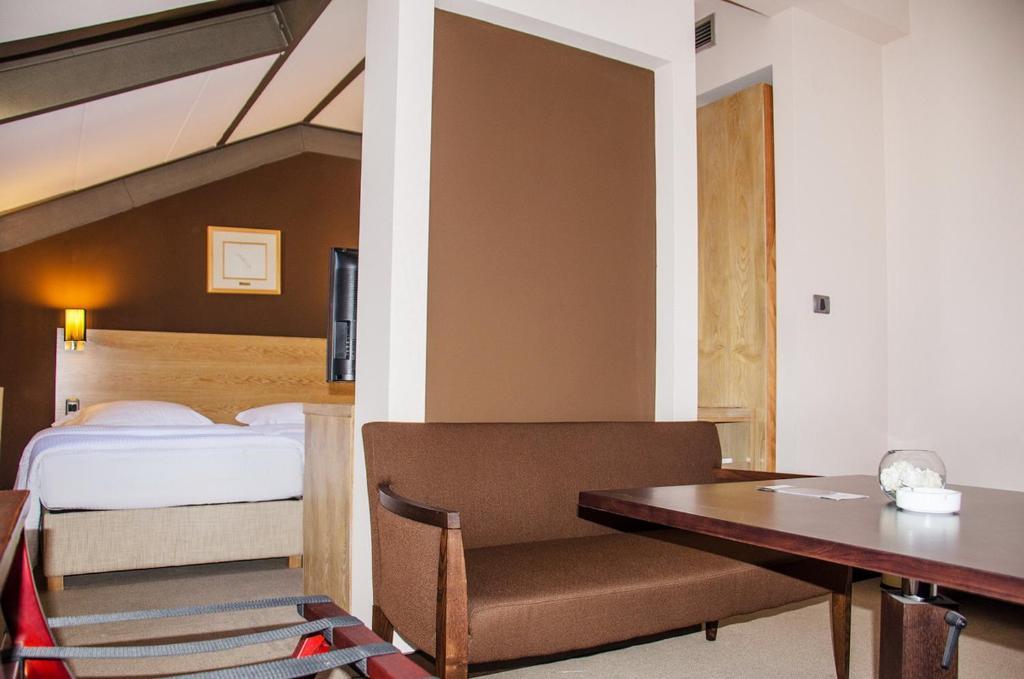 City Hotel Podgorica Zimmer foto