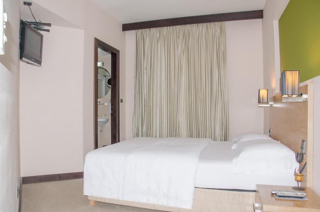 City Hotel Podgorica Zimmer foto